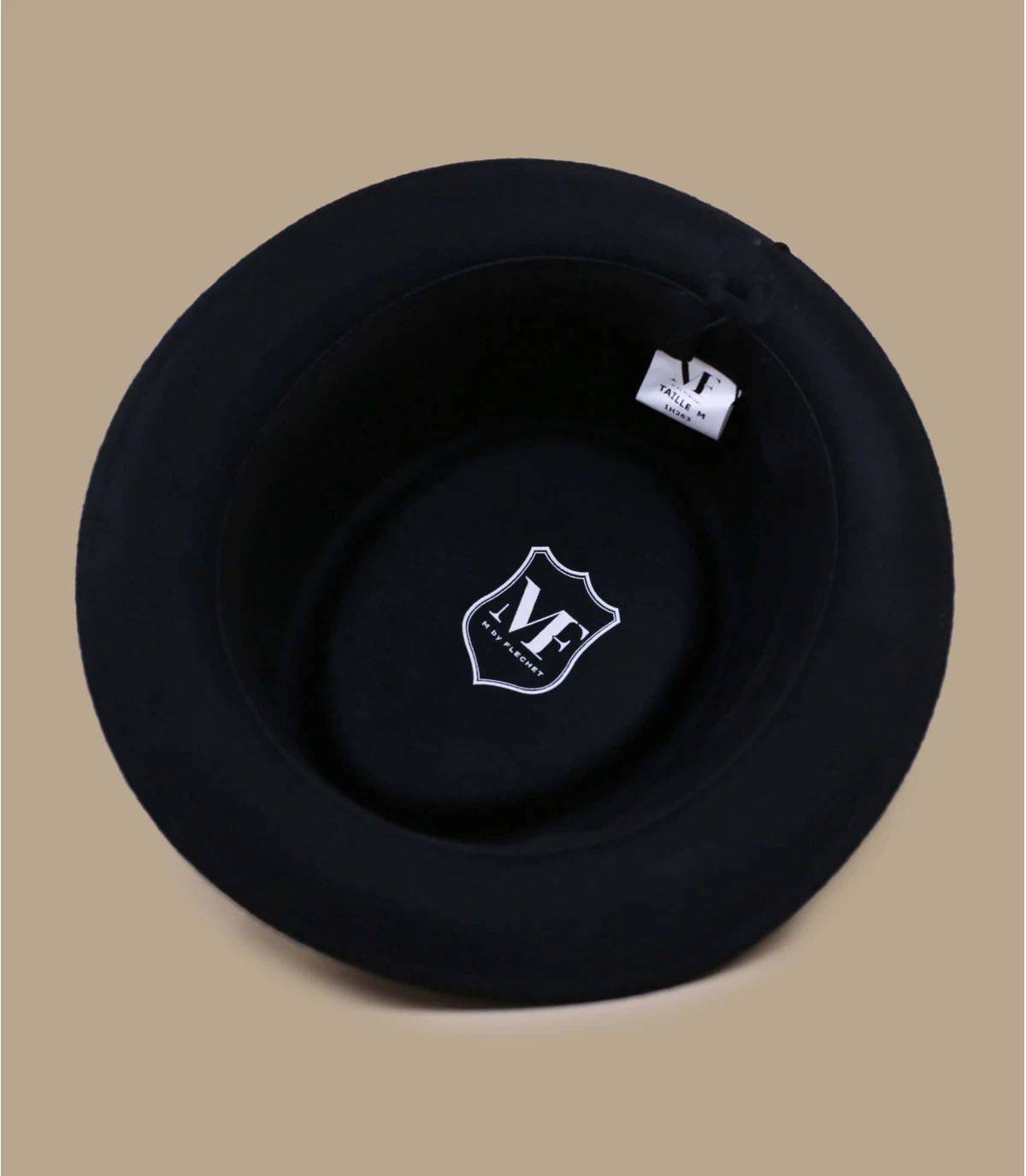 Amalric Black 5 Amalric Black – Bild 5