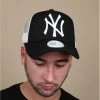 NEW ERA Clean Trucker NY Schwarz
