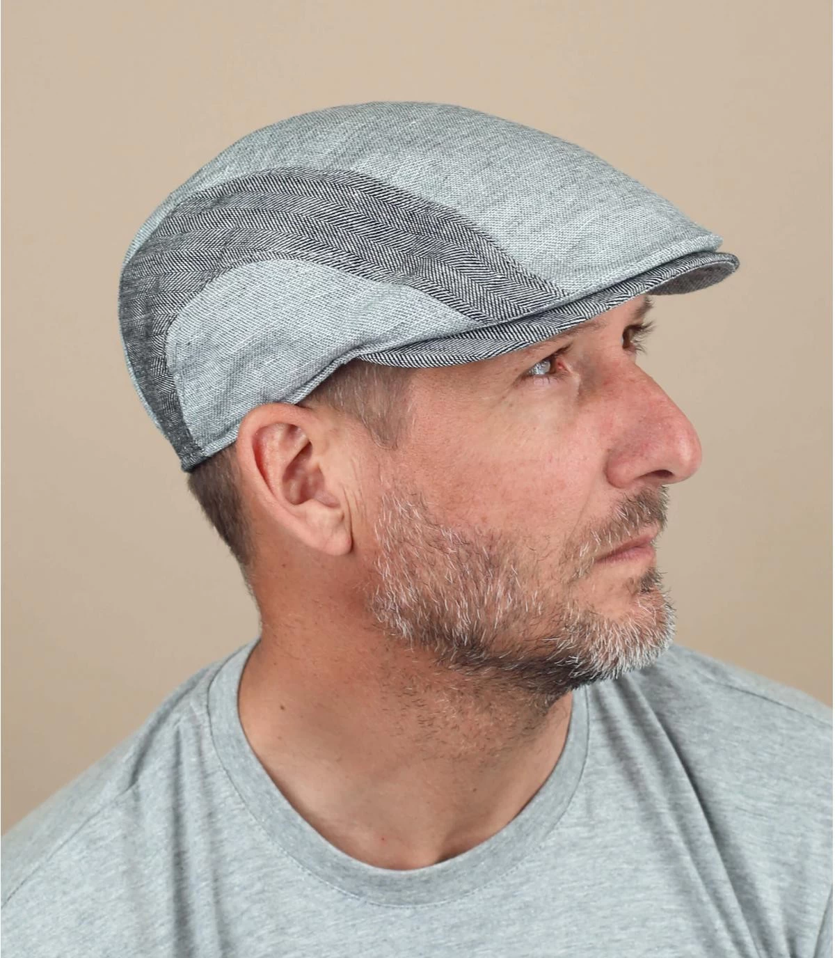 Cyrus Gris 1 Cyrus Gris