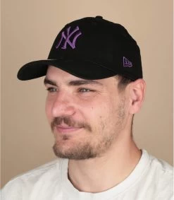 NEW ERA League Ess Cap 9Forty NY Black Purple