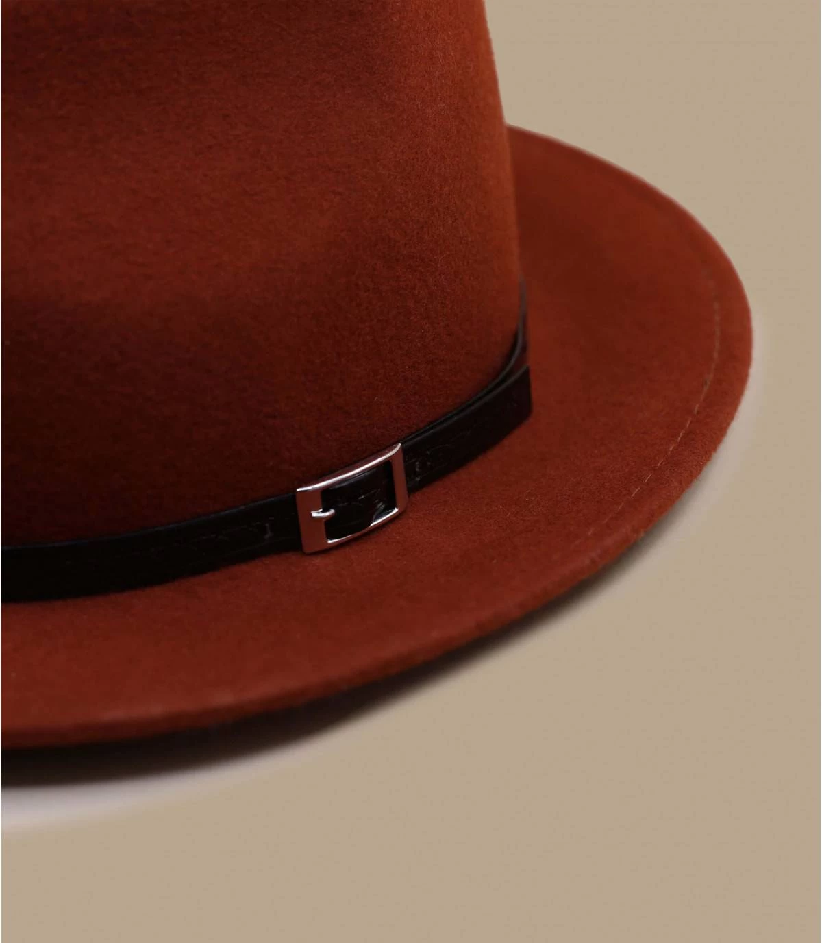 Mila Ziegelrot 2 Mila Ziegelrot – Bild 2