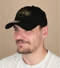 NEW ERA Metallic Badge Cap 9Forty Lakers Black Gold