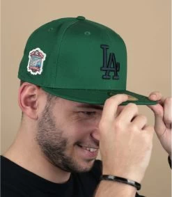Titelseite 9 NEW ERA Patch 59Fifty LA Dark Green